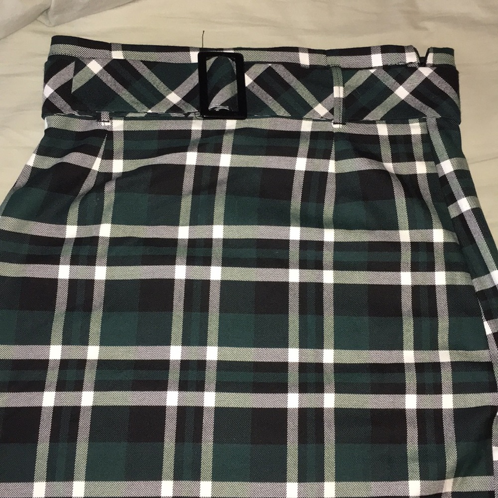 A NWNT Zaras plaid midi skirt - Picture 2 of 5